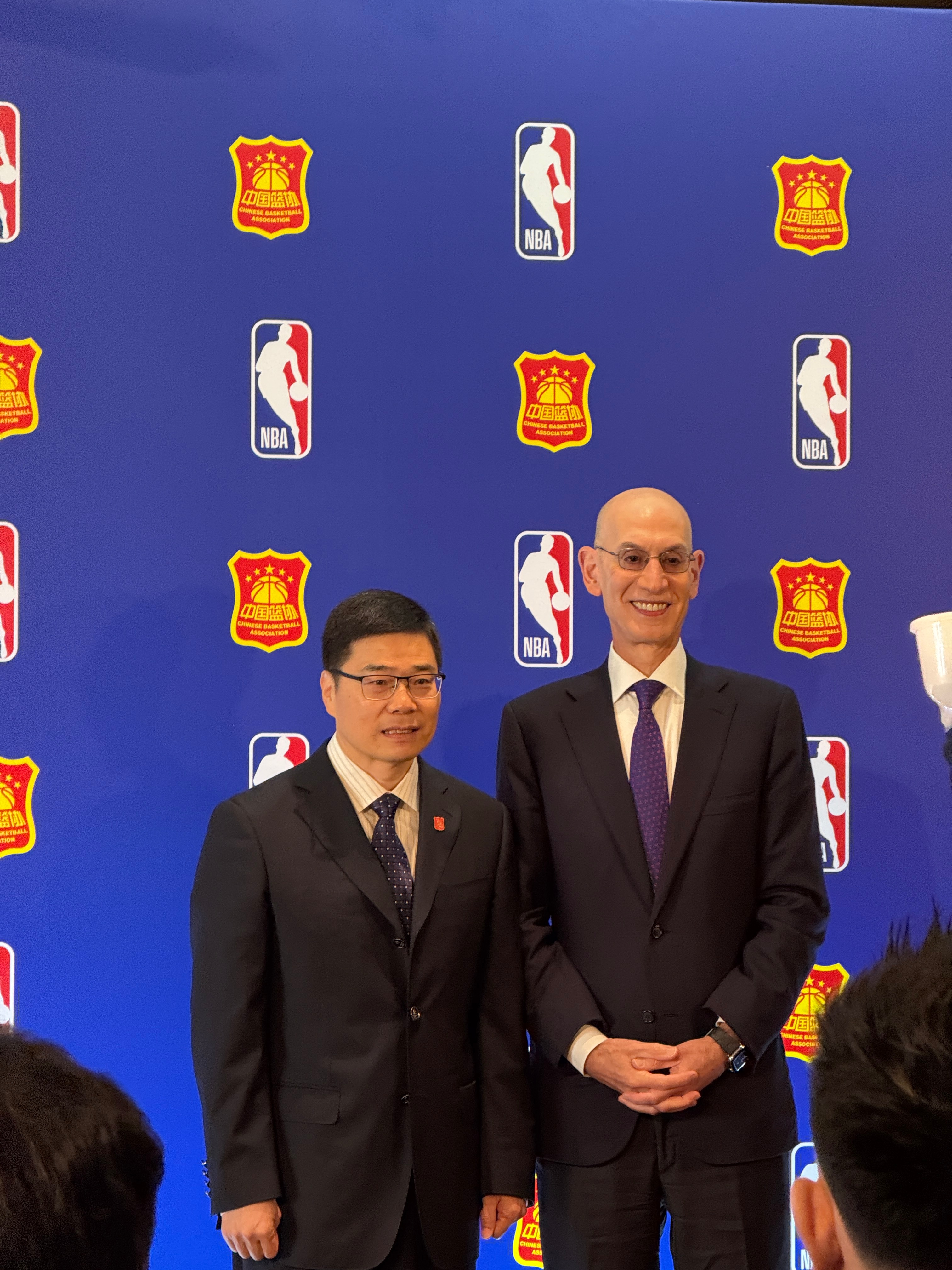 历史性时刻：中国篮协和NBA达成深度合作帮助国家队与更高水平对抗中提升实力，比如