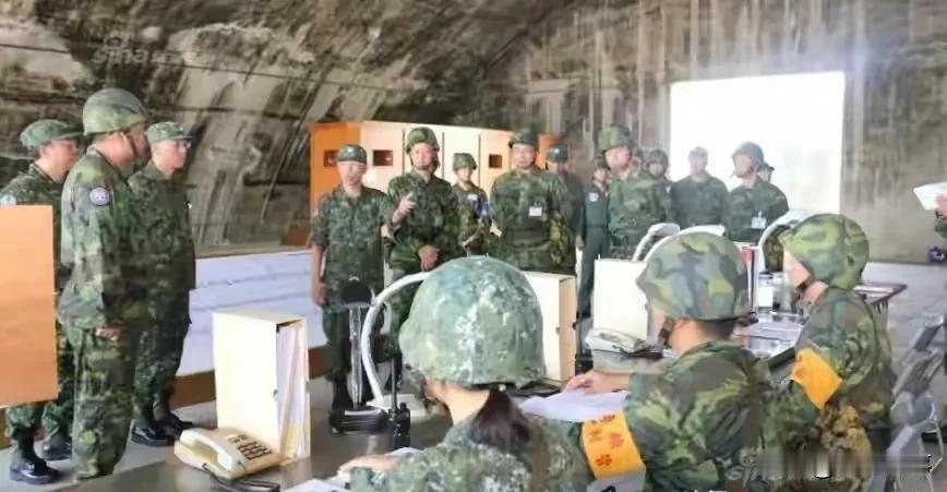 台湾厦金海域渔船事件协商暂时关闭协商窗口，大陆代表团及受害者家属离开金门，而台军