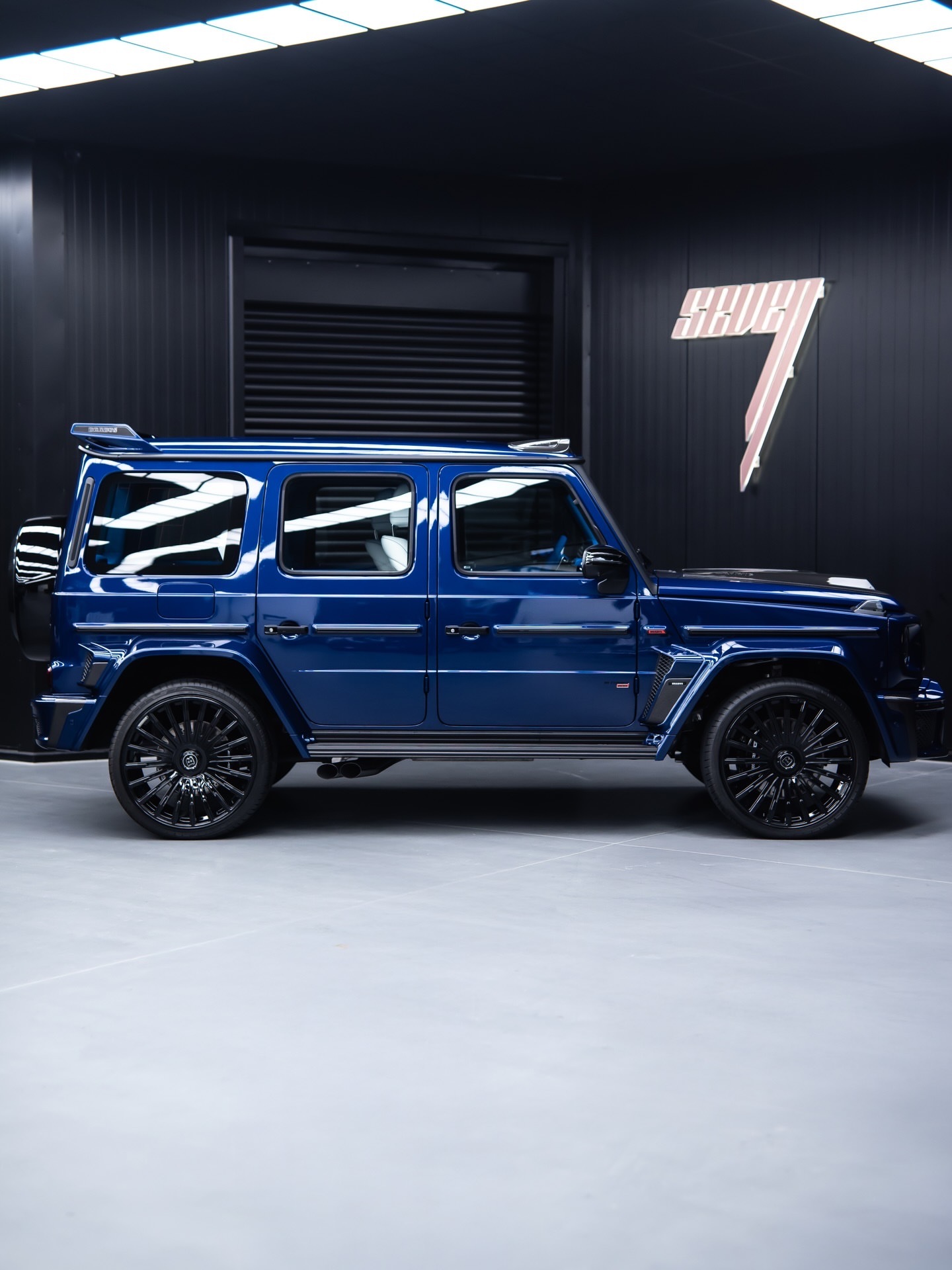 从头开始打造了这款BRABUS G800，包括完全定制的内饰。每个材料、颜色和细