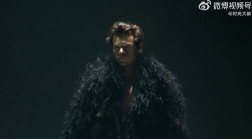 HarryStyles新专辑封神 首单《Aperture》封神现场！“We be