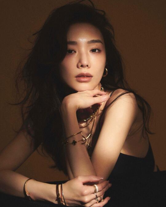 氛围感光影写真✨与光融为一体的少女