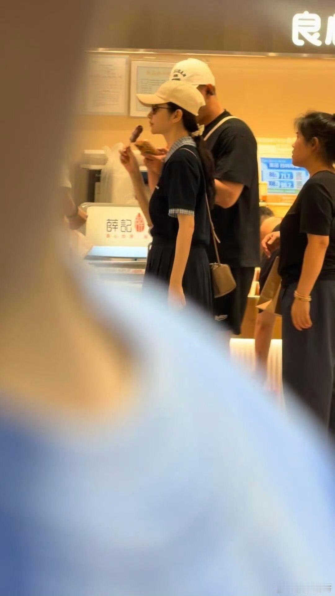 景甜风波后的状态看起来也没什么的样子呀 ​​​