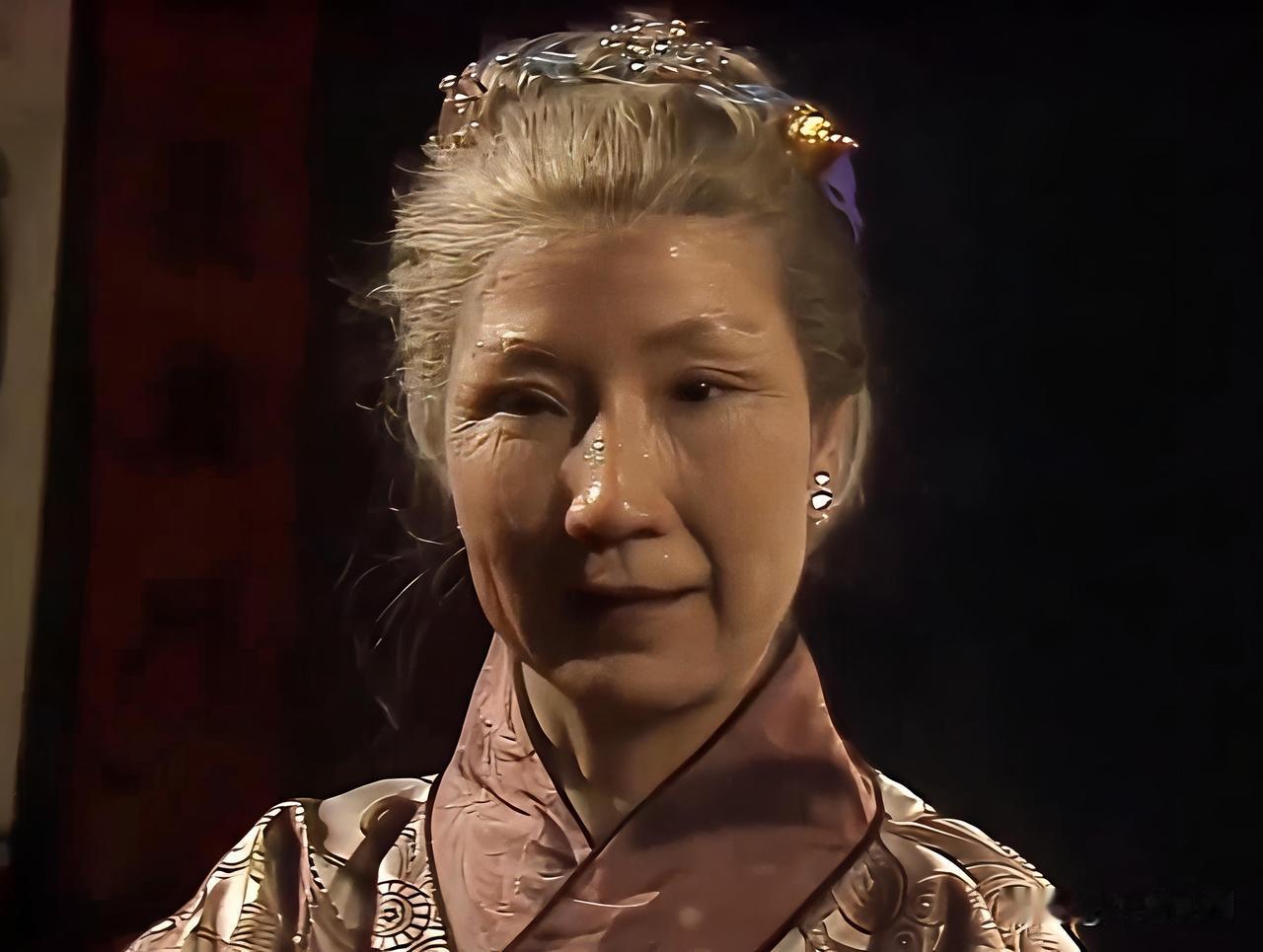 治眼老妪，她是由黎山老母所化，其目的是为了帮助唐僧师徒，渡过黄风岭一难，她满面皱