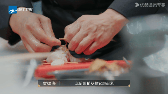 大肠在美食节目里彻底洗白了百厨大战前有九转大肠翻车，后有毛豆牌焦炭大肠震惊全场，