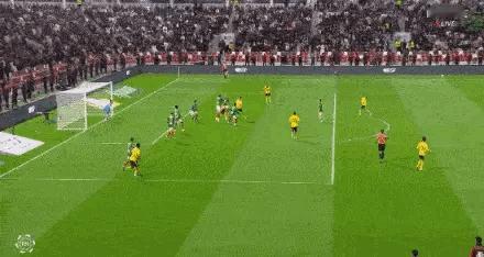 上帝之玻尿酸！阿先生臀部进球，第一时间举手🙋➕狂siu不止 ~【菲利克斯射门，