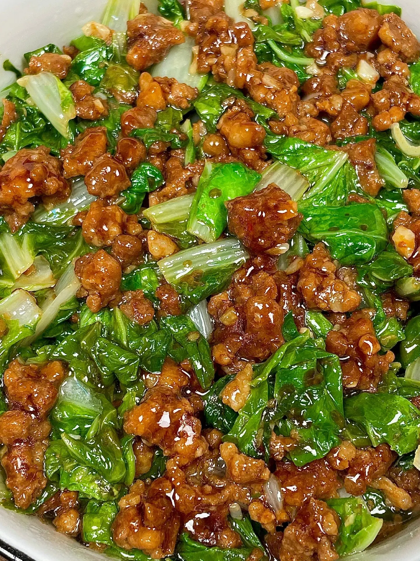 这样做的肉末嘎嘎下饭。今天分享一道肉沫小白菜，嘎嘎好吃！ 还没出锅就被...