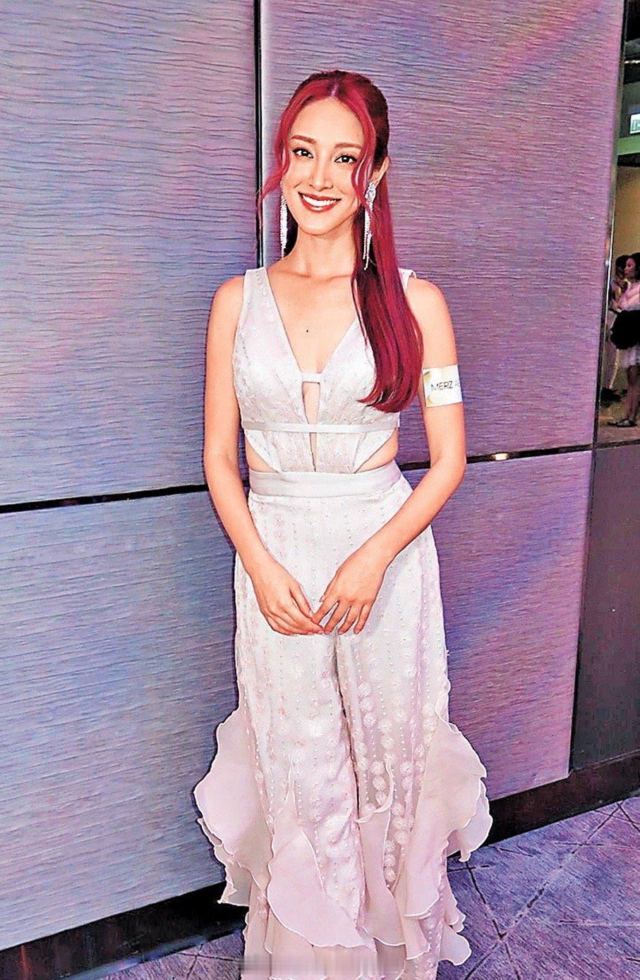 「撇嘉穎攜大仔度假..嫌老公對戲「礙事」 … （香港文匯報記者 阿祖）卫诗雅 與