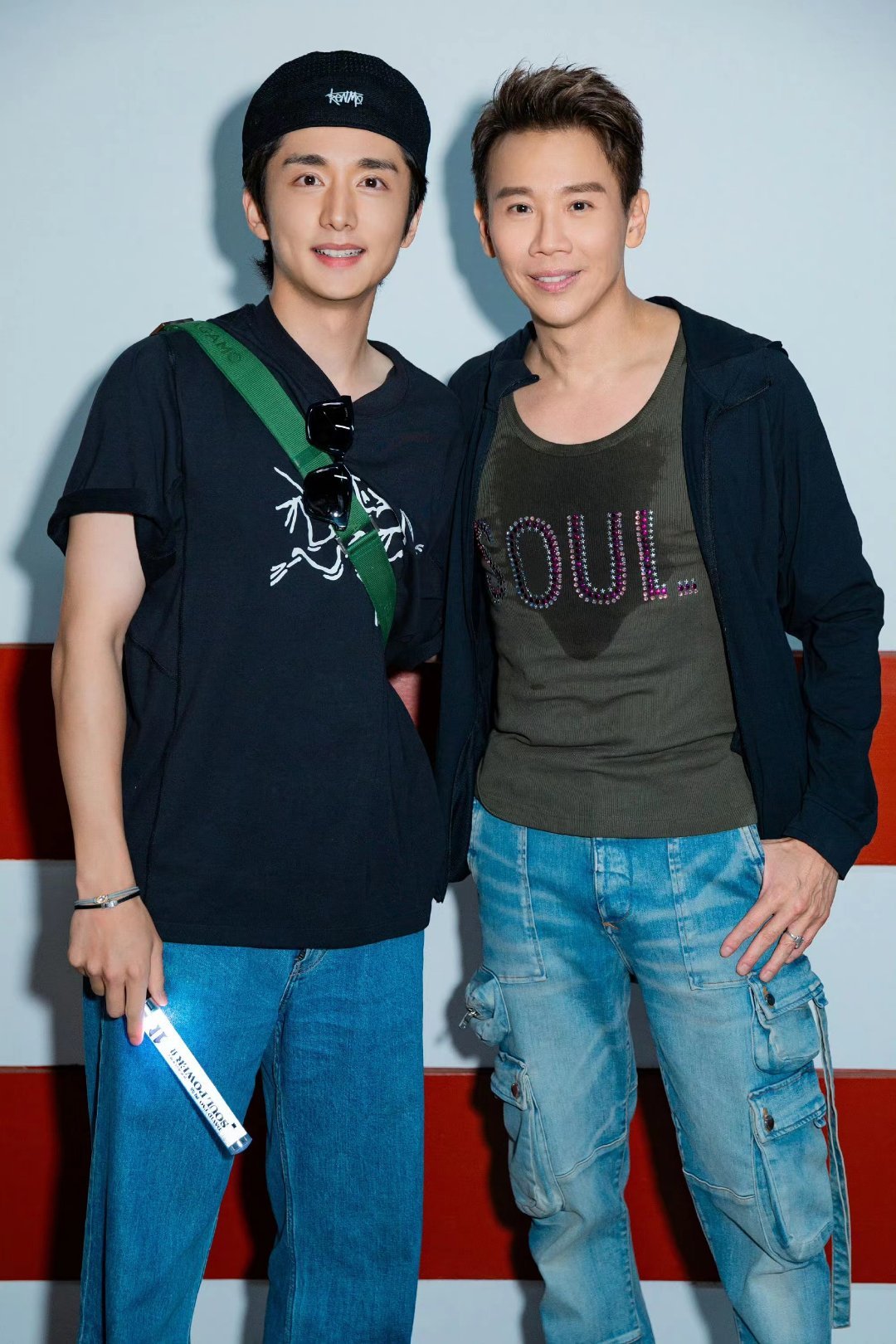 #张新成晒与陶喆合照##张新成陶喆合照#张新成陶喆合照，[爱你][爱你] ​​​