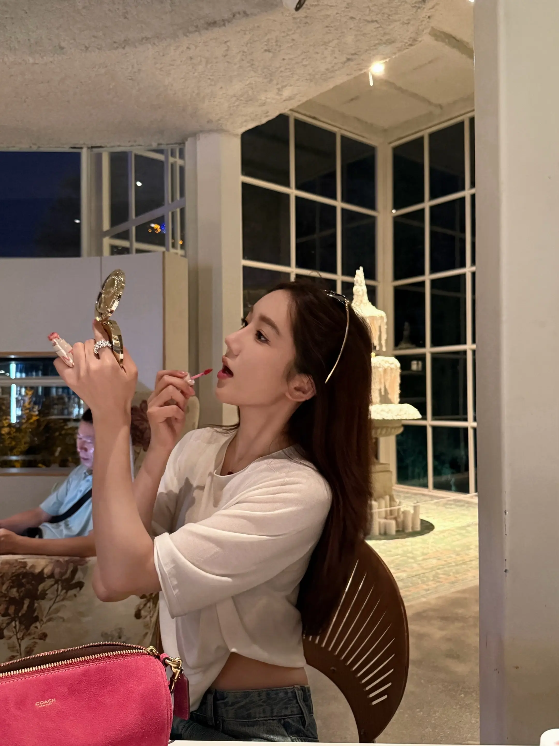你审美太低 我们最多喝杯咖啡