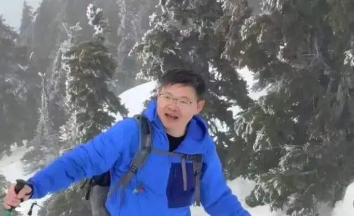 一中国徒步者加拿大登山遇险，面临 8 万加元天价救援、医疗账单。这名徒步者名叫陈