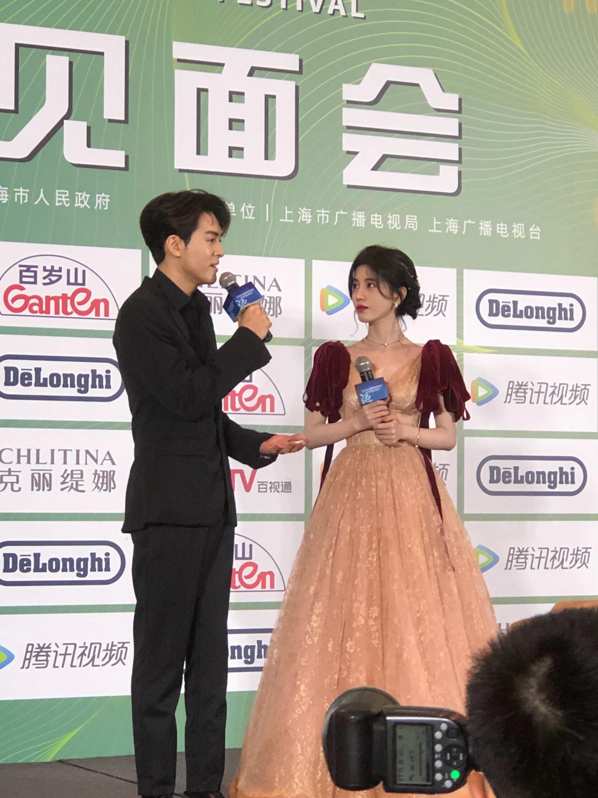 鞠婧祎早期生图 