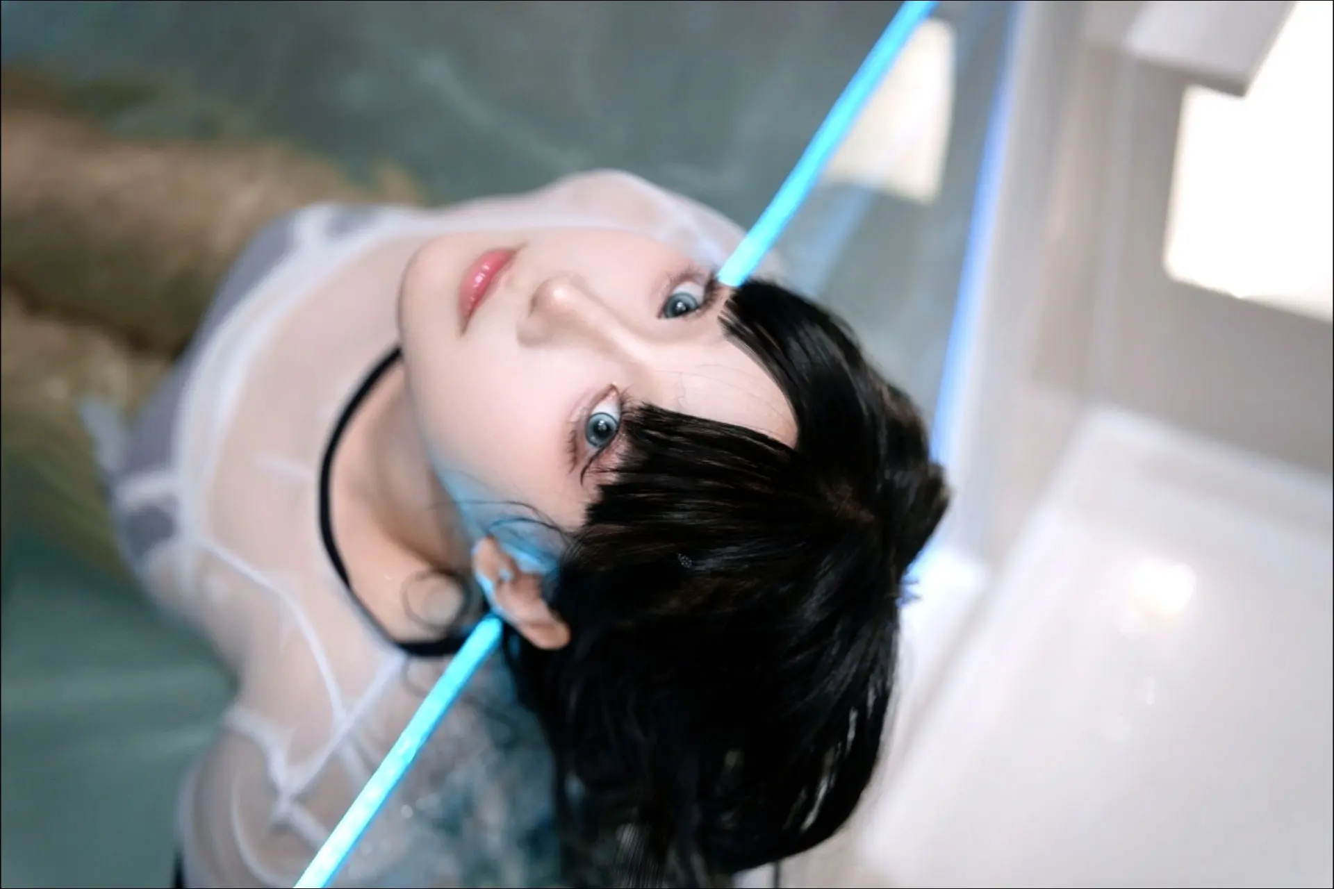 迷雾模糊你的脸。