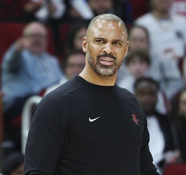 乌度卡赛后坦言阿门状态失常，而且早早错失了不少轻松得分机会，且突破时侵略性不足，