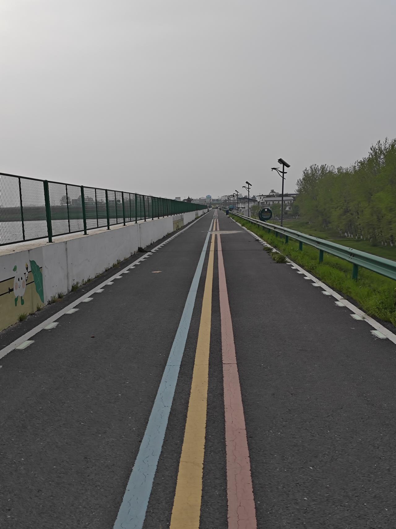 只埋头教书的老师，为啥难评上职称？
 
很多老师一辈子兢兢业业
把所有精力都放在