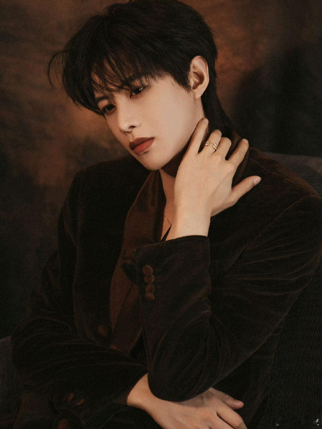 何健麒公开无犯罪记录证明 清者自清！何健麒用无犯罪记录证明硬刚造谣者，这波操作太