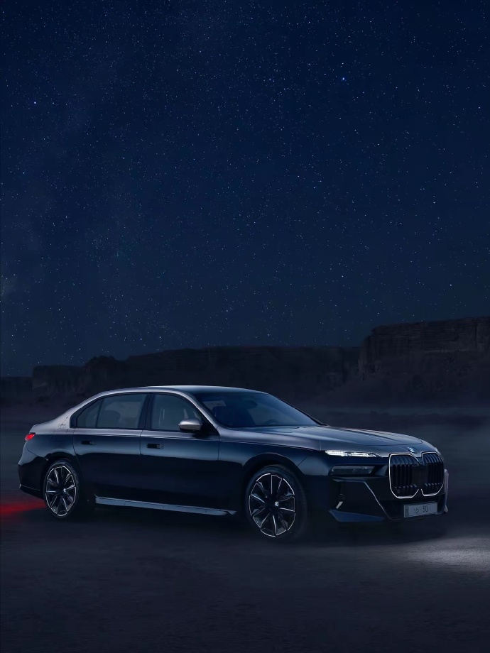 宝马760i Suhail限量款来袭，全球仅50台稀缺配额✨夜蓝/氧化灰专属配色