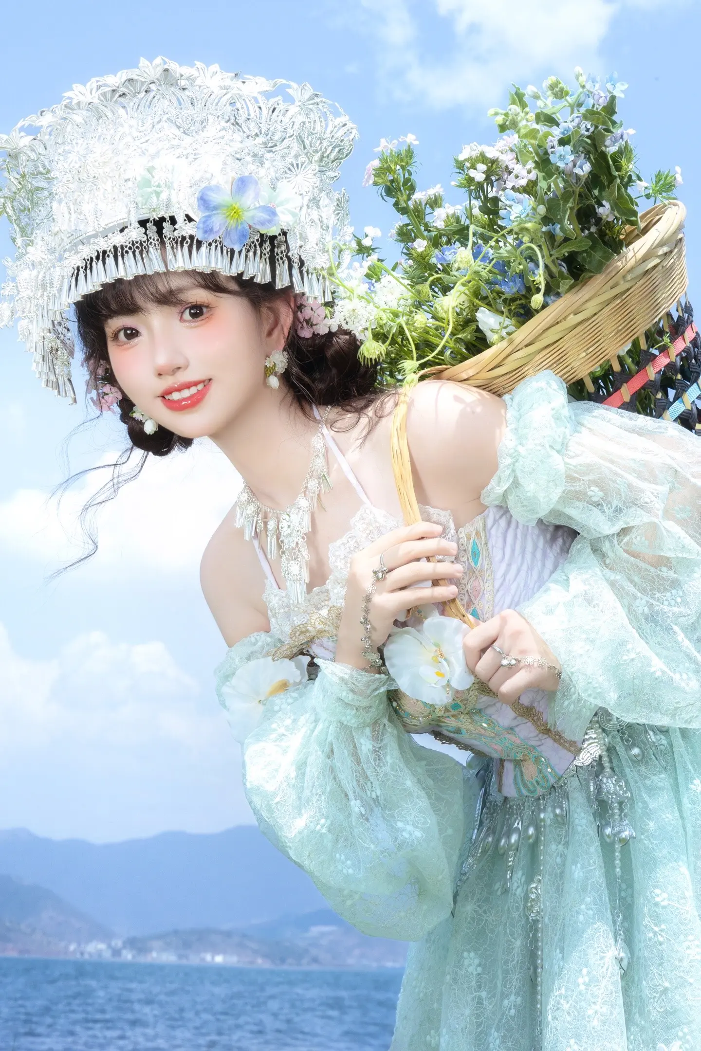“在大理拍到了人生照片！苗疆少女太美啦！”