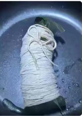 技术不够，绳子来凑，这今年包的粽子，肯定翻不了车啦！这犹如绑小偷的节奏，犹如木乃