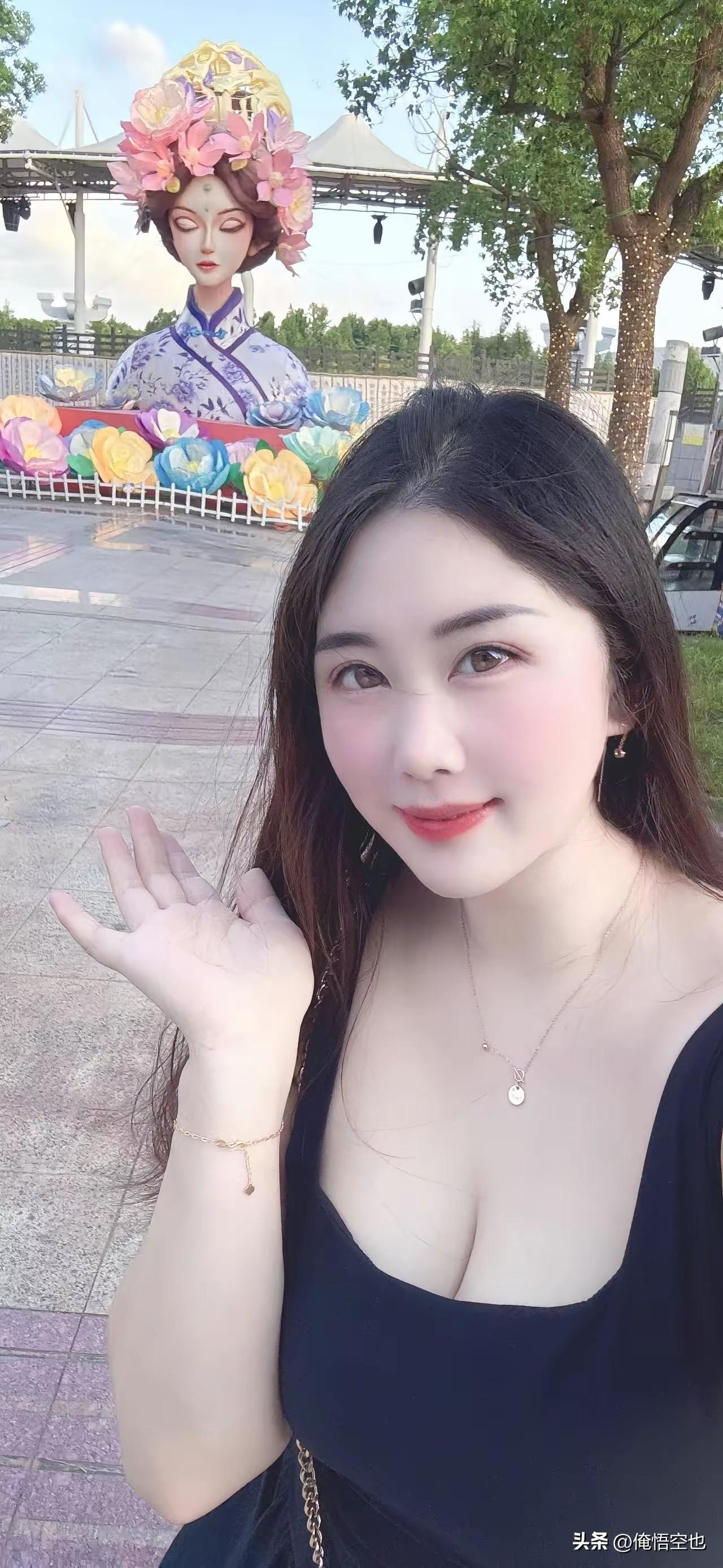 空想、猜测未来没有太大意义，没人能精准预知前路。

与其观望等待，不如立刻行动，