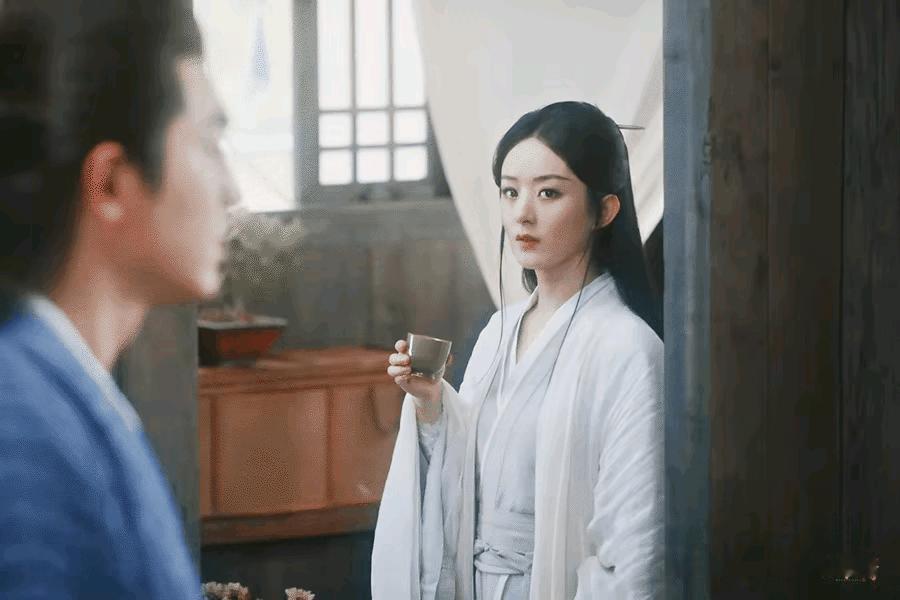 赵丽颖一秒装瞎的演技，上一秒看行止眼睛还是亮晶晶的，下一秒看到拂容君，直接装瞎看