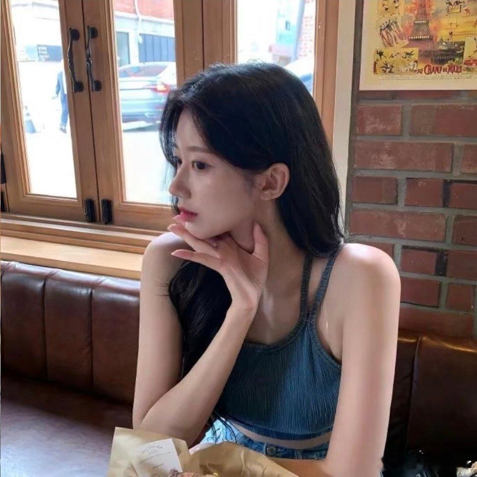高级感女女。 