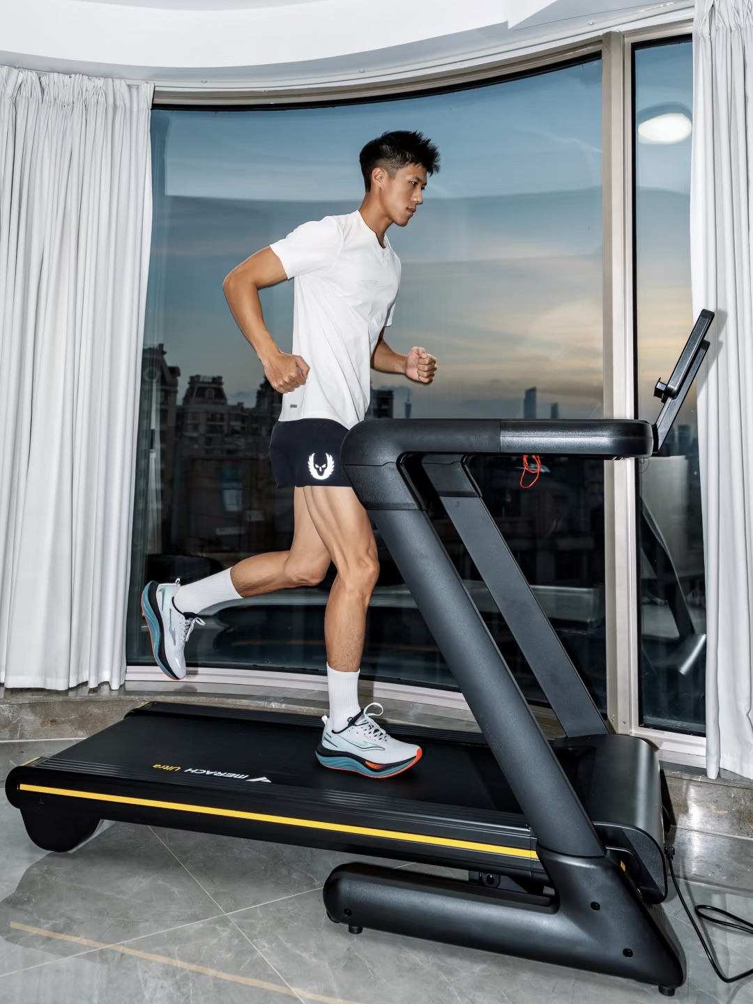 护膝训练 在家就能“翻山越野”⛰