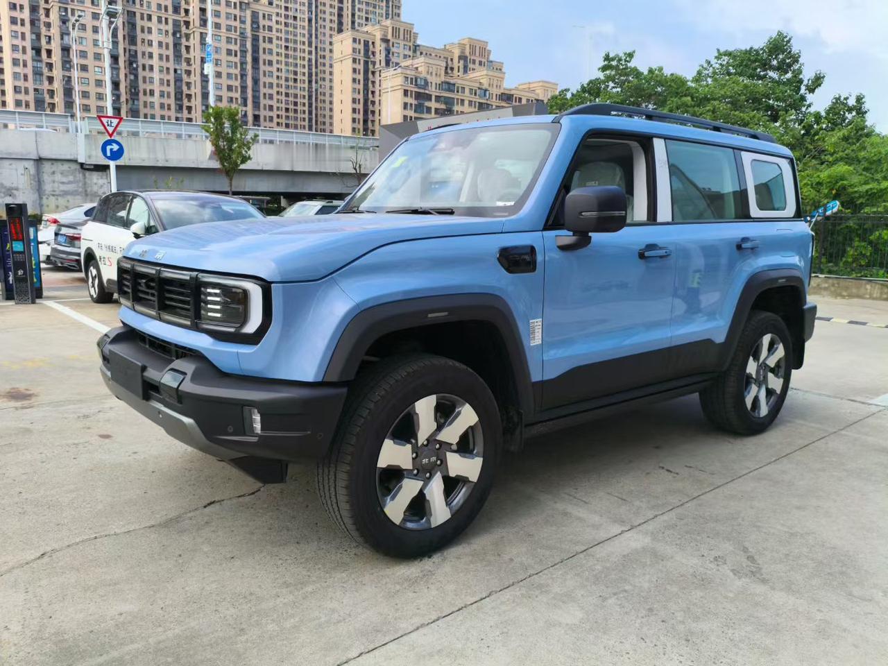 北京越野BJ40增程版，蓝色。北京越野 大v聊车 北京越野 我与汽车的日常 汽车