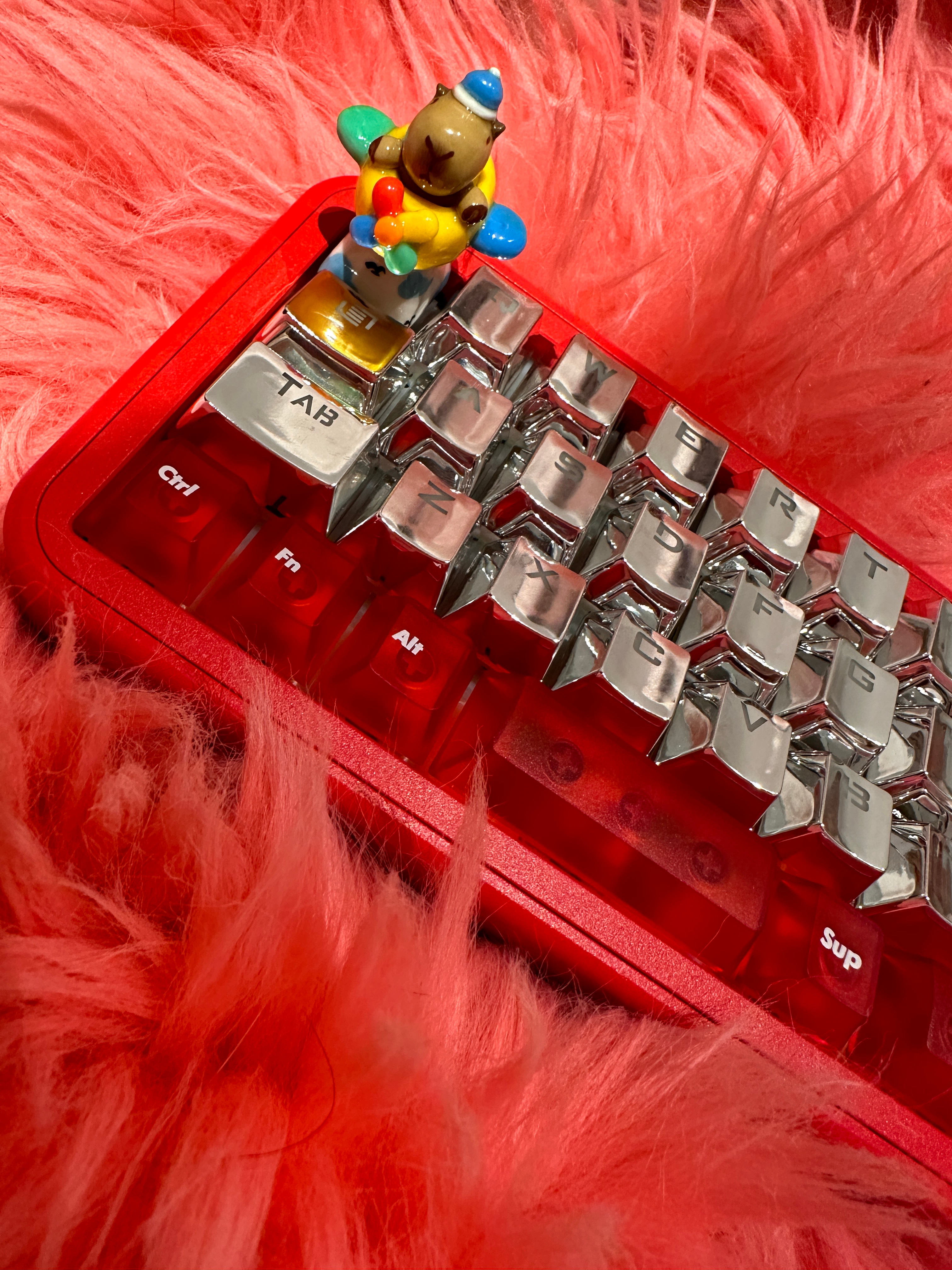 嘻嘻～我的新年未成年键盘⌨️，我有卡皮帕拉儿旅行版键帽～～#日常分享接龙# ​​