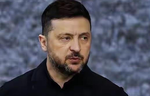 4月28日，乌克兰议会以315票赞成的结果通过了总统泽连斯基提交的延长战时状态法