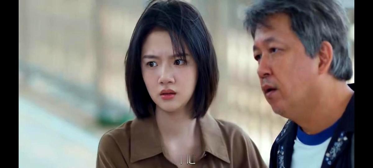 追了9集《黑夜告白》，才发现一直陪着潘粤明查案的王鹤棣，早就死了18年。

这剧