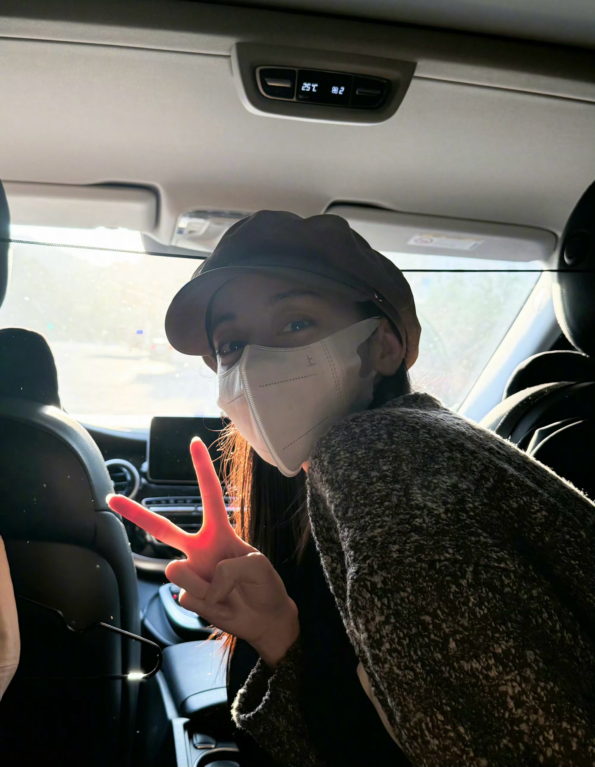 迪丽热巴正能量 我们都在奔赴各自不同的人生 我还是会相信星星会说话 石头会开花 