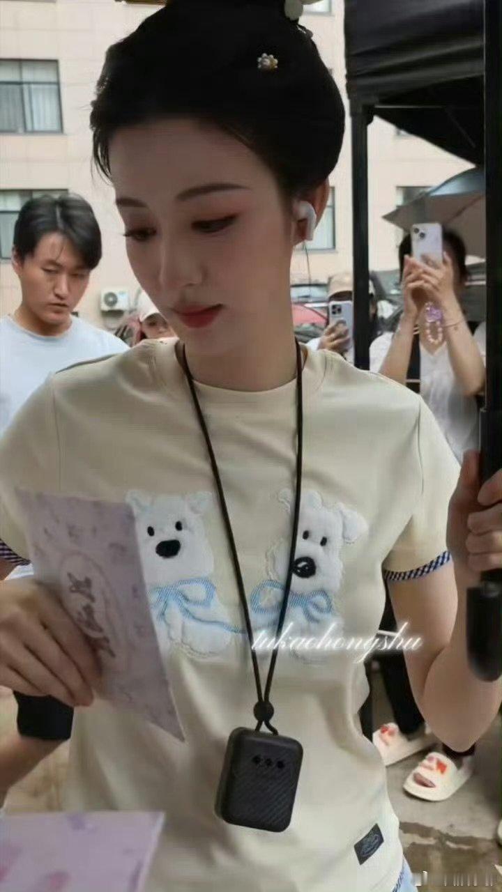王楚然不敢翻脸只能挂个净化器自保王楚然不敢翻脸，只能自己默默想办法 