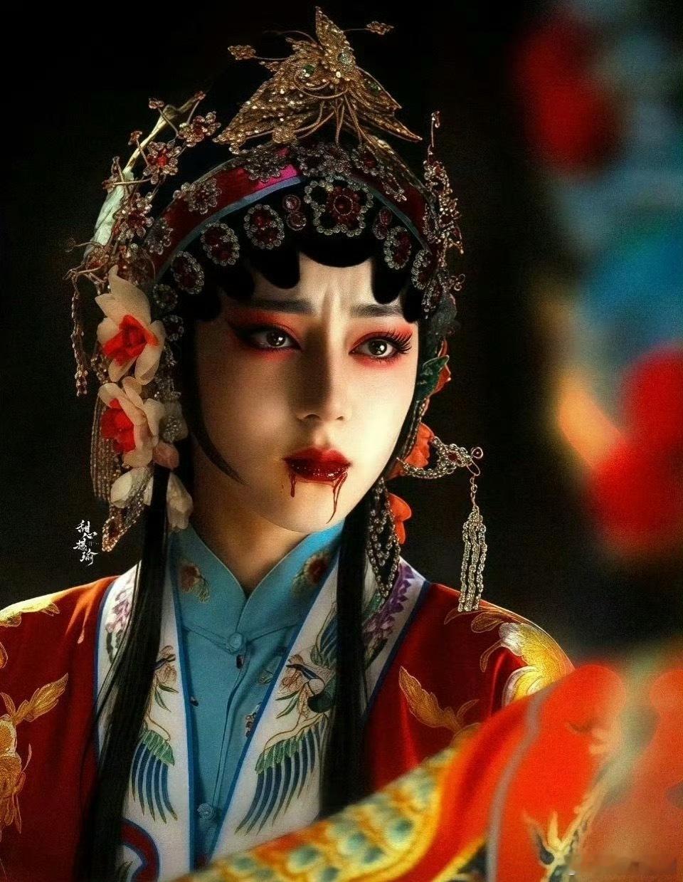 迪丽热巴粉丝P图主角仿装，这样一看迪丽热巴也挺合适电视剧《主角》，她的声线也合适