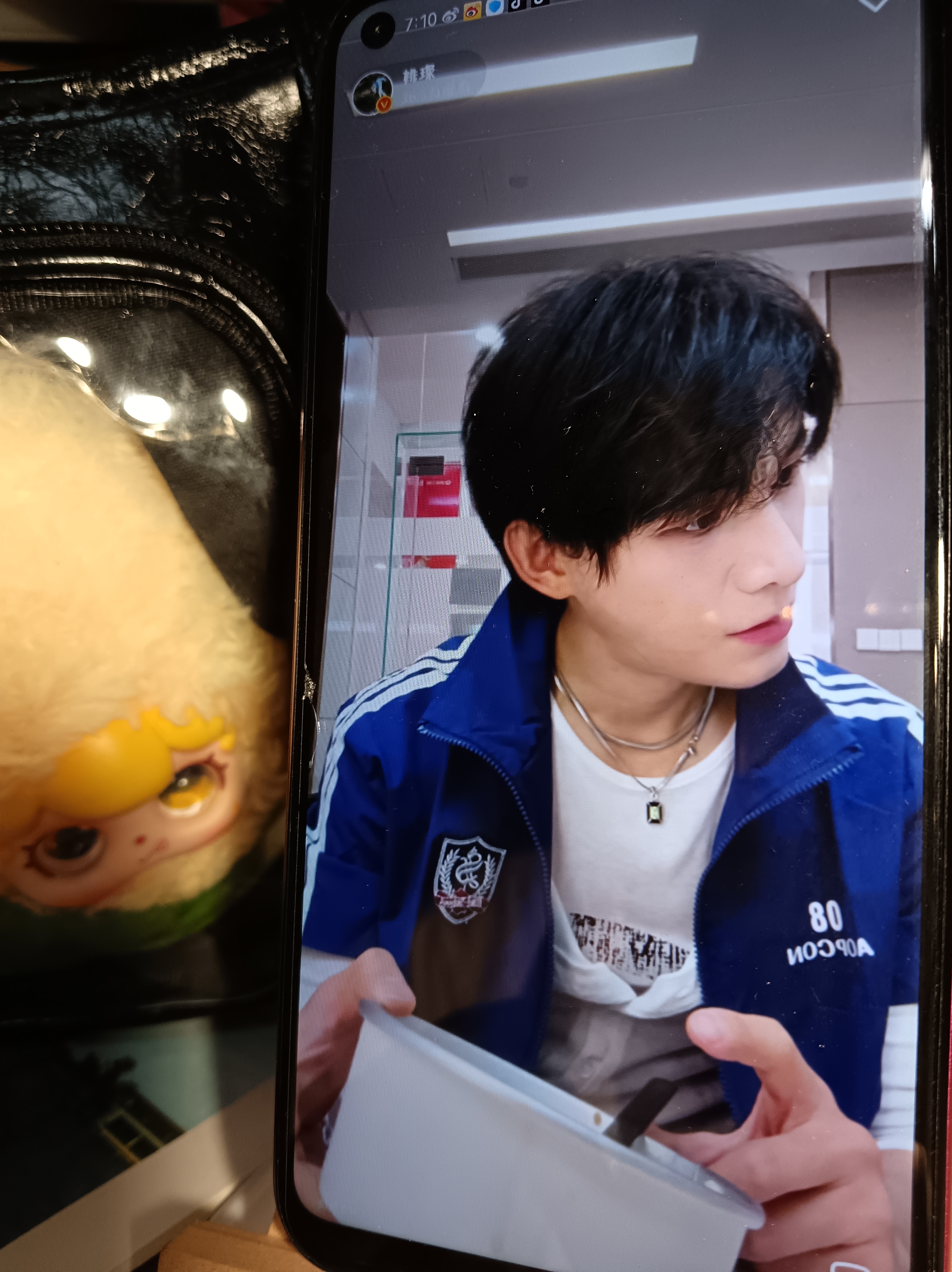 吃饭ing~~~~ 