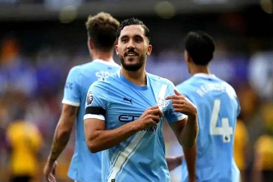 高级货就是高级货，哪怕全队都在梦游，他自己也能硬生生给你搞出个进球来。
说的就是