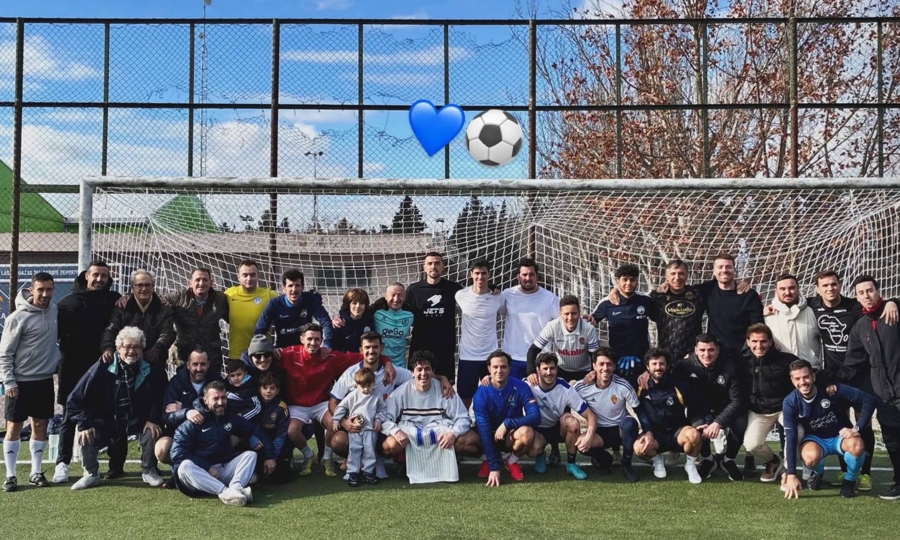 萨拉戈萨圣诞球友会，在博卡打打停停的埃雷拉现身，深圳新鹏城名宿占据C位