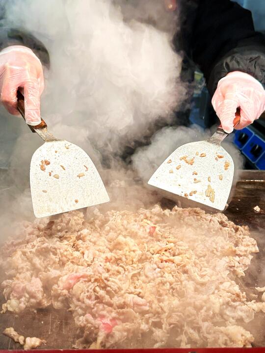 太好了，是铁板牛肉饭！