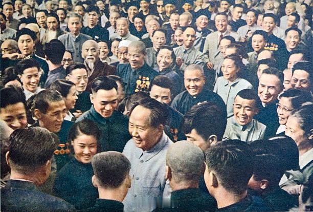 质胜文则野，文胜质则史。文质彬彬，然后君子。 