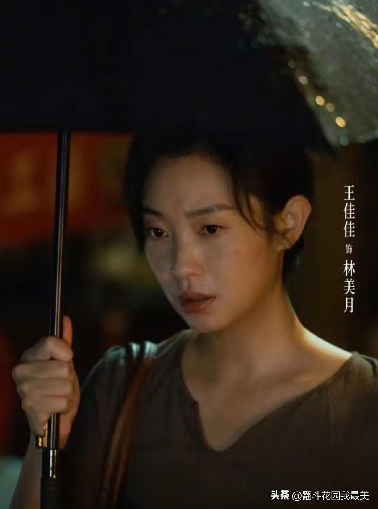 《悬疑将至》这剧有点东西。

不是一上来就问“谁是凶手”，

而是让你先看一群看