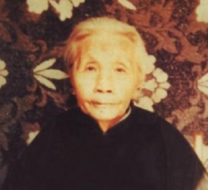 1992年，88岁老奶奶叮嘱孙子说道：我死后，一定要好好保存遗体，将来会出现奇迹