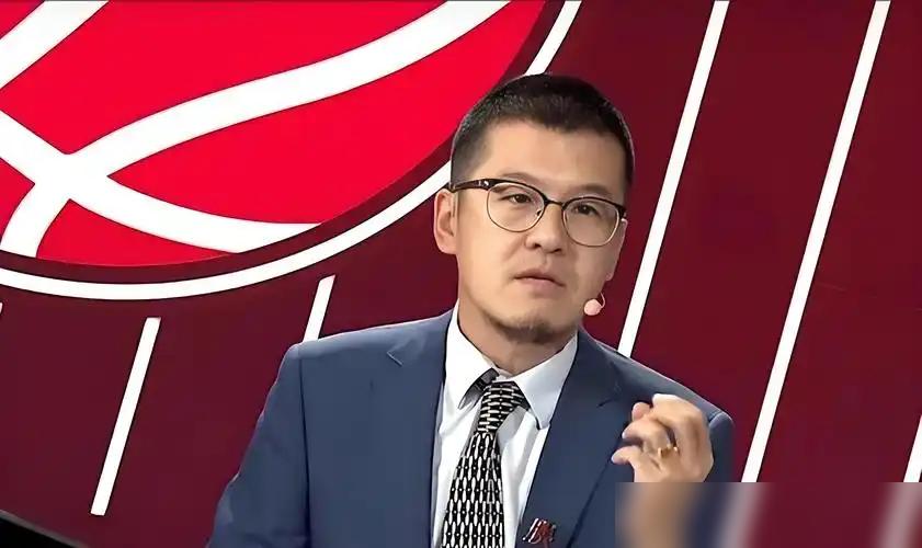 2.95亿新核，对比1年300万老将？
媒体猜测，39岁的詹姆斯可能为联手恩比