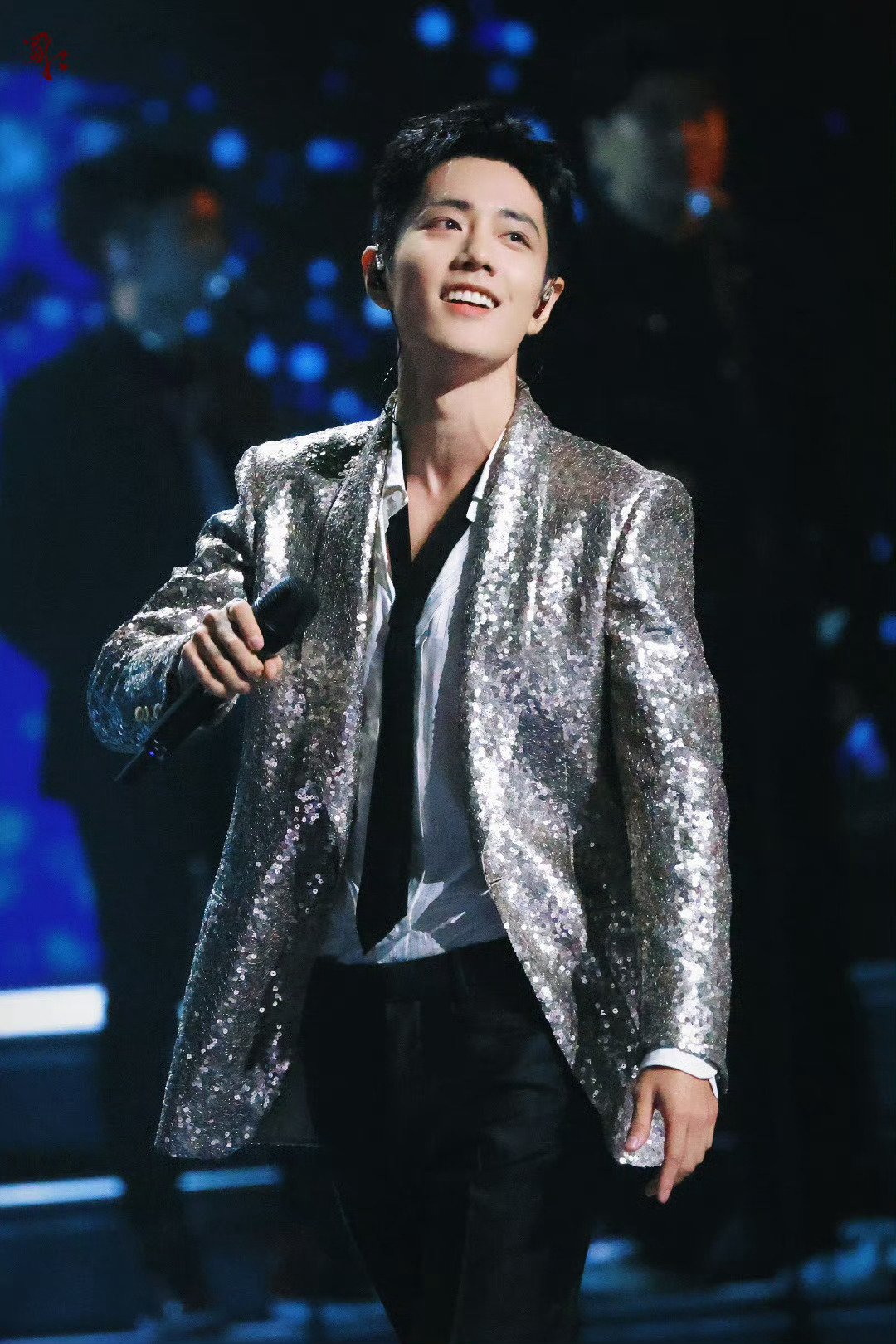 送走九月的辉煌，迎接十月的精彩！肖战国庆快乐[太开心]#肖战暑退秋安#（图水 ​