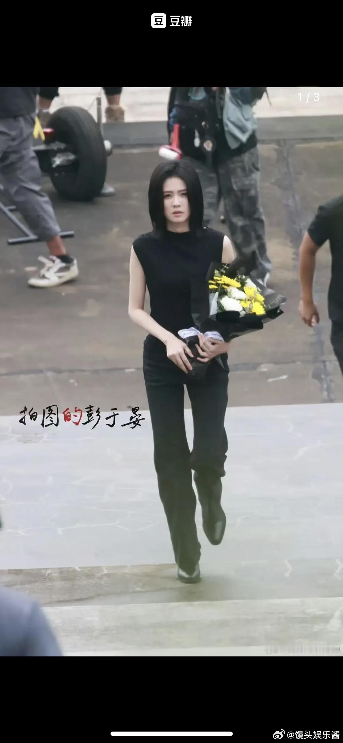 白鹿还是只适合古偶和仙侠，每次拍现代装都会暴露他的短板，因为没有那么多发型和头饰