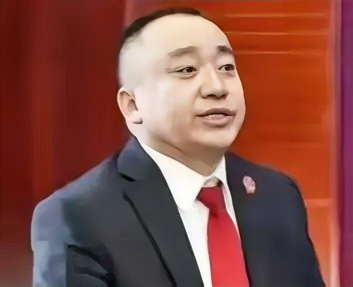 法官猥亵当事人：司法公信力绝不容如此践踏
 
这是个坏人，纯粹的坏人，这种坏人竟