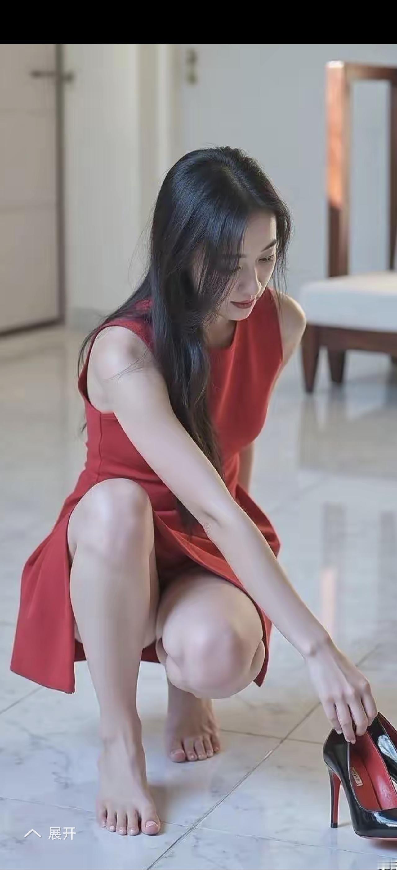 最近去逛鞋店，一下子就被各种新款高跟鞋给吸引住啦。就说ZUYLFYP家新出的那些