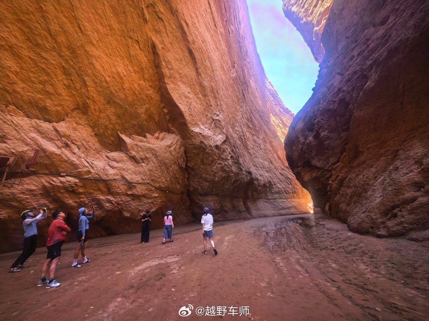 越野车师新疆自驾游亿万年风蚀雕琢，温宿大峡谷，置身荒野秘境。 阿克苏