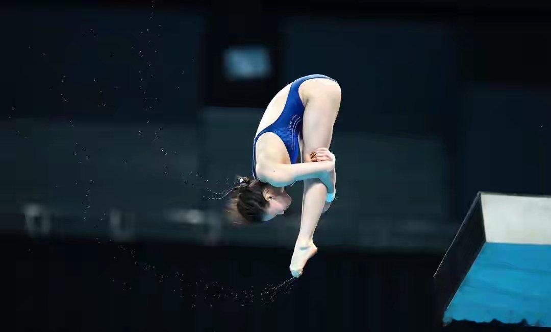 完美收官！陈芋汐名古屋亚运女子10米台夺金！名古屋亚运会跳水女子10米台决赛，陈