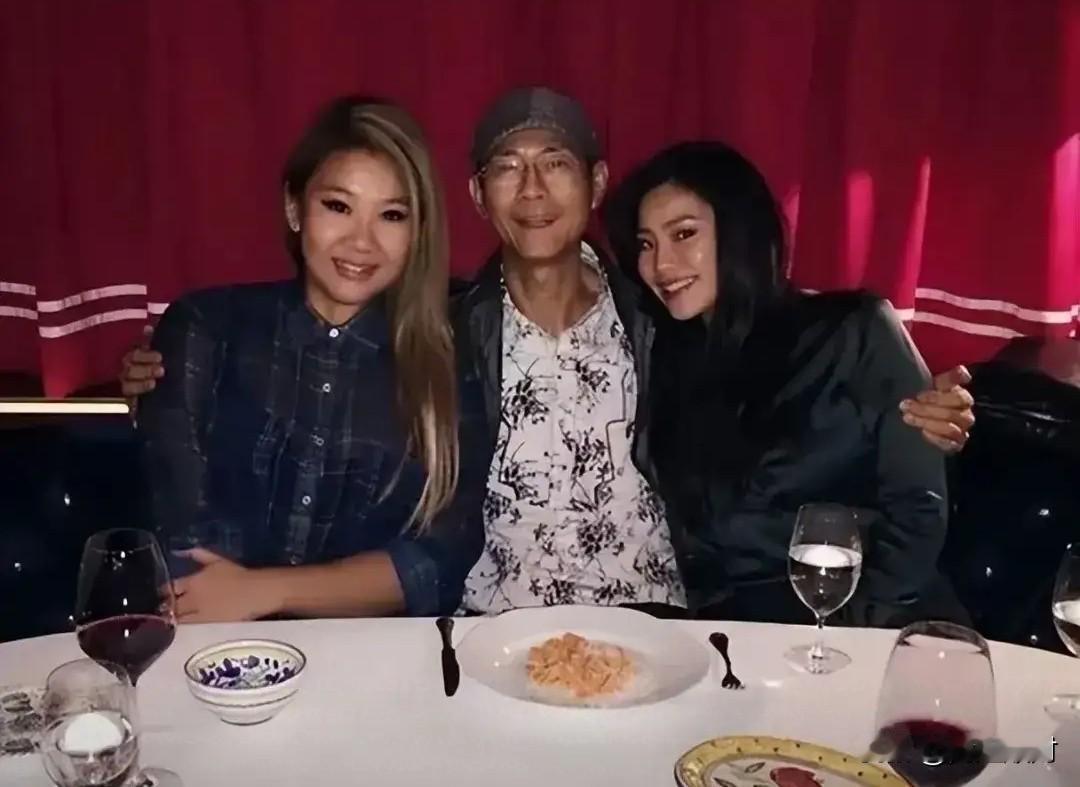 大侠宣布归隐了。79岁的郑少秋在生日之际宣布退休，他说，现在放慢了生活节奏，更注