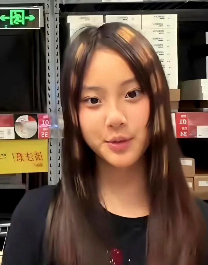 甜馨13岁就一个人去美国上学了，感觉前途一片光亮啊。 