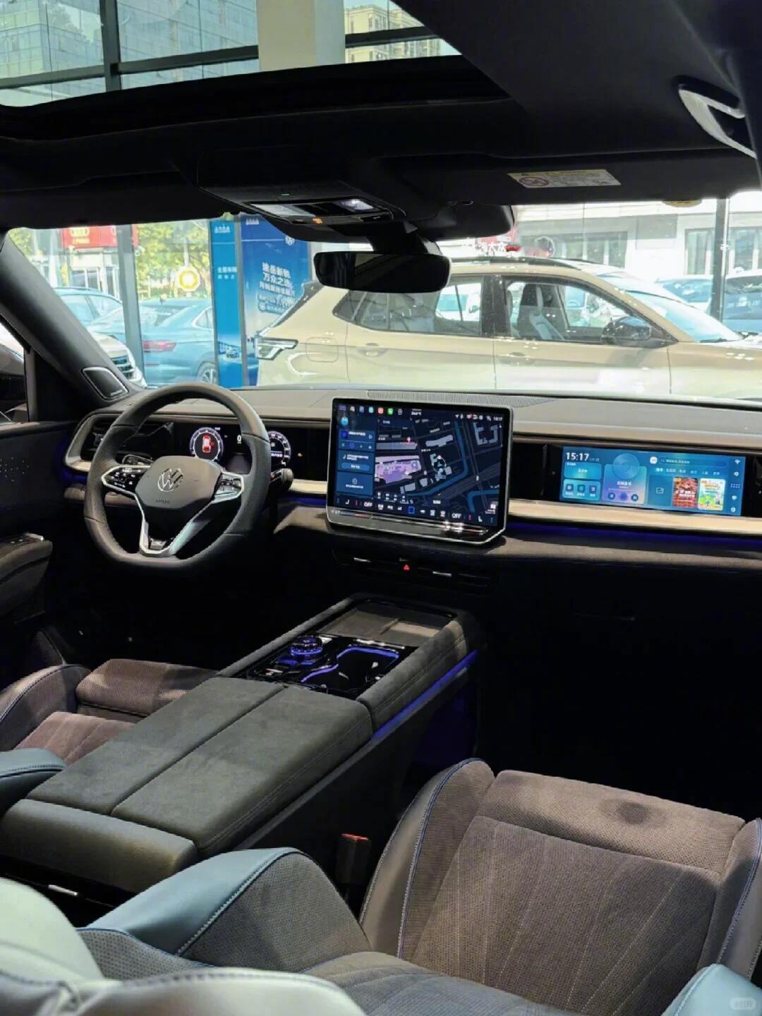 改掉了一贯老干部风格内饰的途昂Pro真的绝了，科技座舱、悬浮式双联屏、哈曼卡顿音